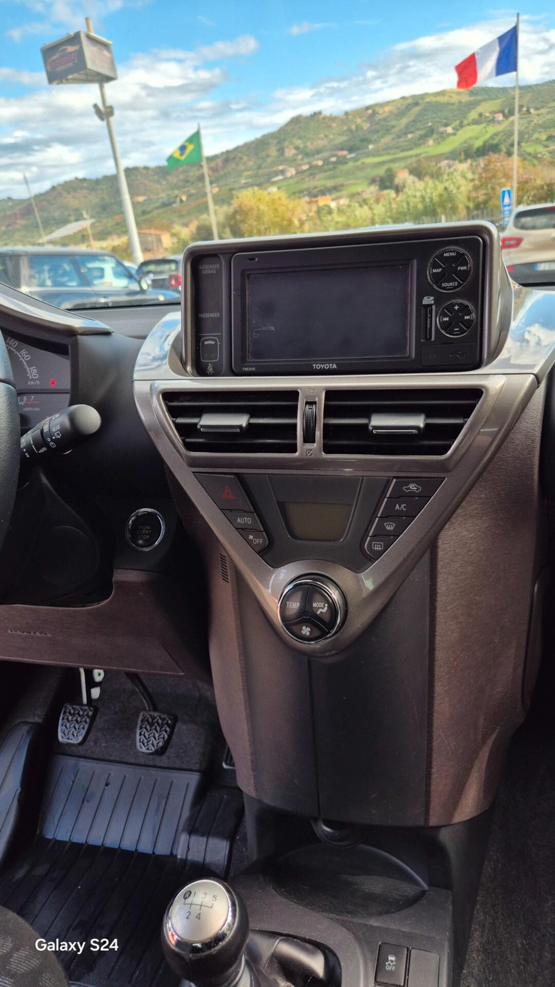 Toyota iQ 1.0 CVT Lounge