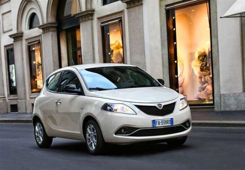 Lancia Ypsilon 5 Porte 1.2 Black and Noir