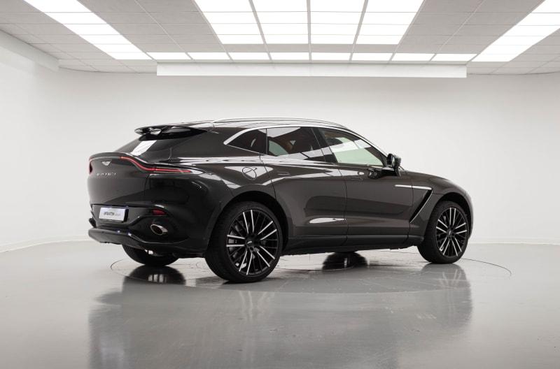 ASTON MARTIN DBX