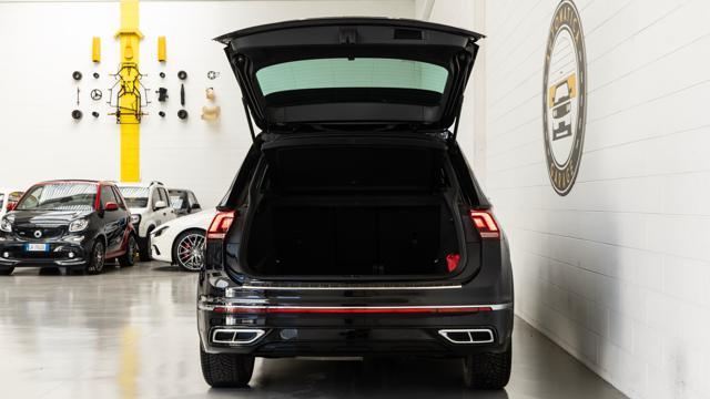 VOLKSWAGEN Tiguan 2.0 TDI SCR DSG 4MOTION R-Line UNIPRO