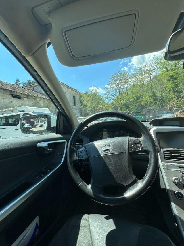 VOLVO XC60 2.4 D 163 CV AWD Geartronic Momentum