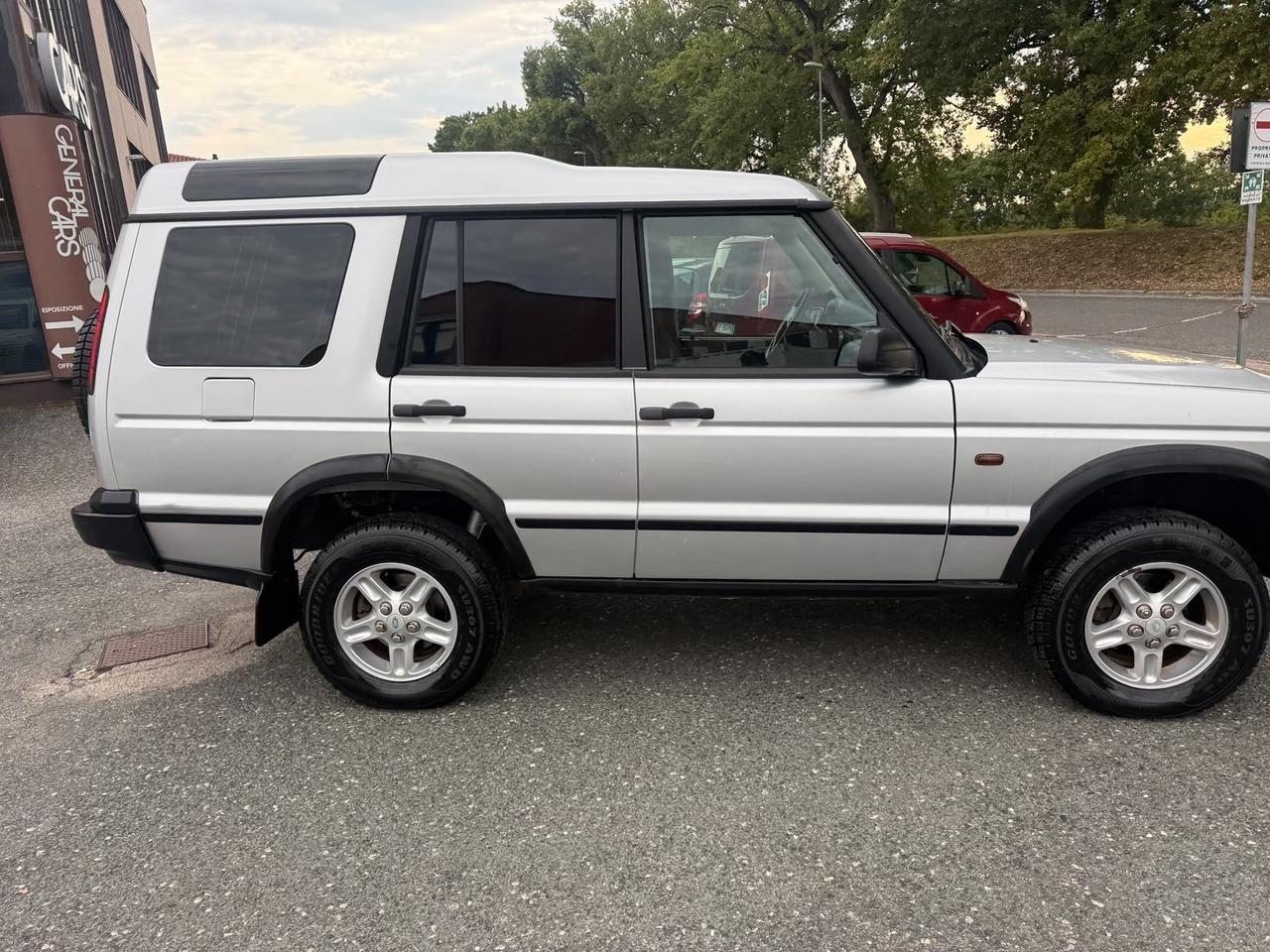Land Rover Discovery 2.5 Td5 5 porte SE