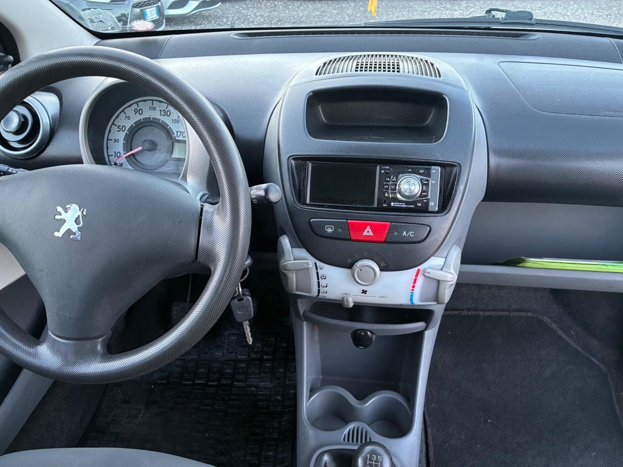 Peugeot 107 1.0 68cv 5p - 2009