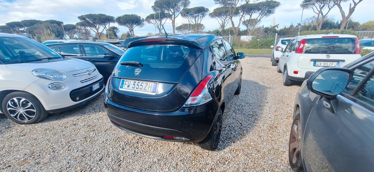 Lancia Ypsilon 1.2 69 CV 5 porte GPL Ecochic Elefantino Blu