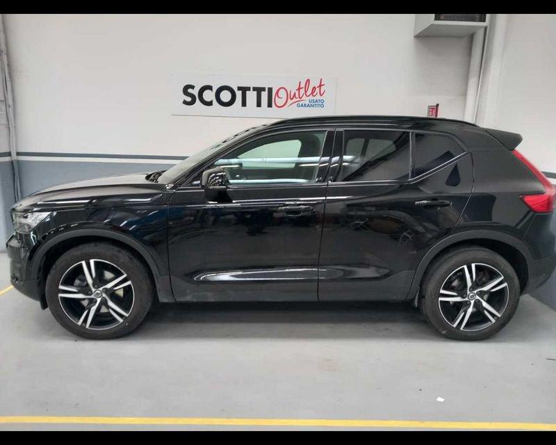 Volvo XC40 (2017--->) B4 AWD automatico Plus Dark