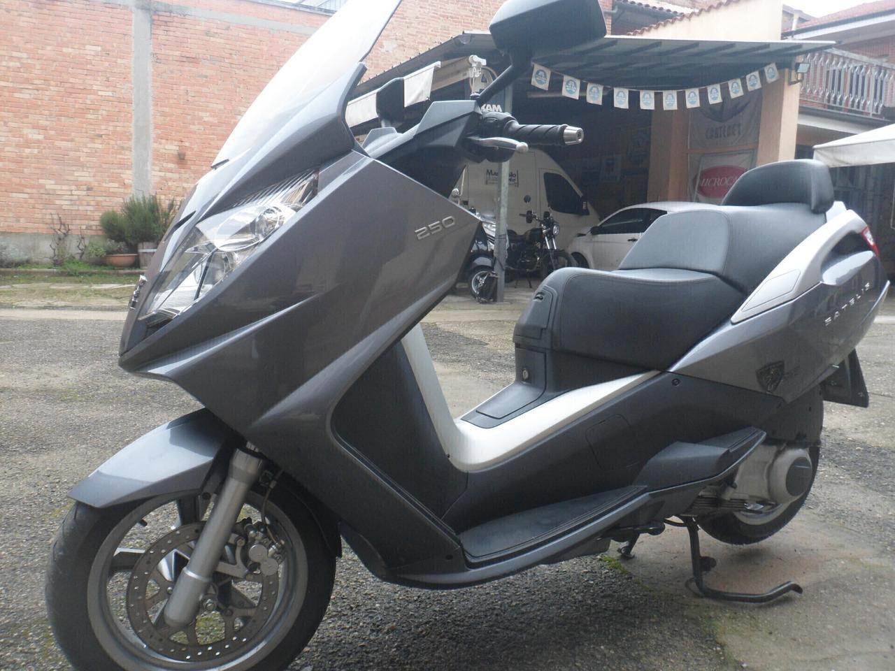 Peugeot Satelis 250 premium