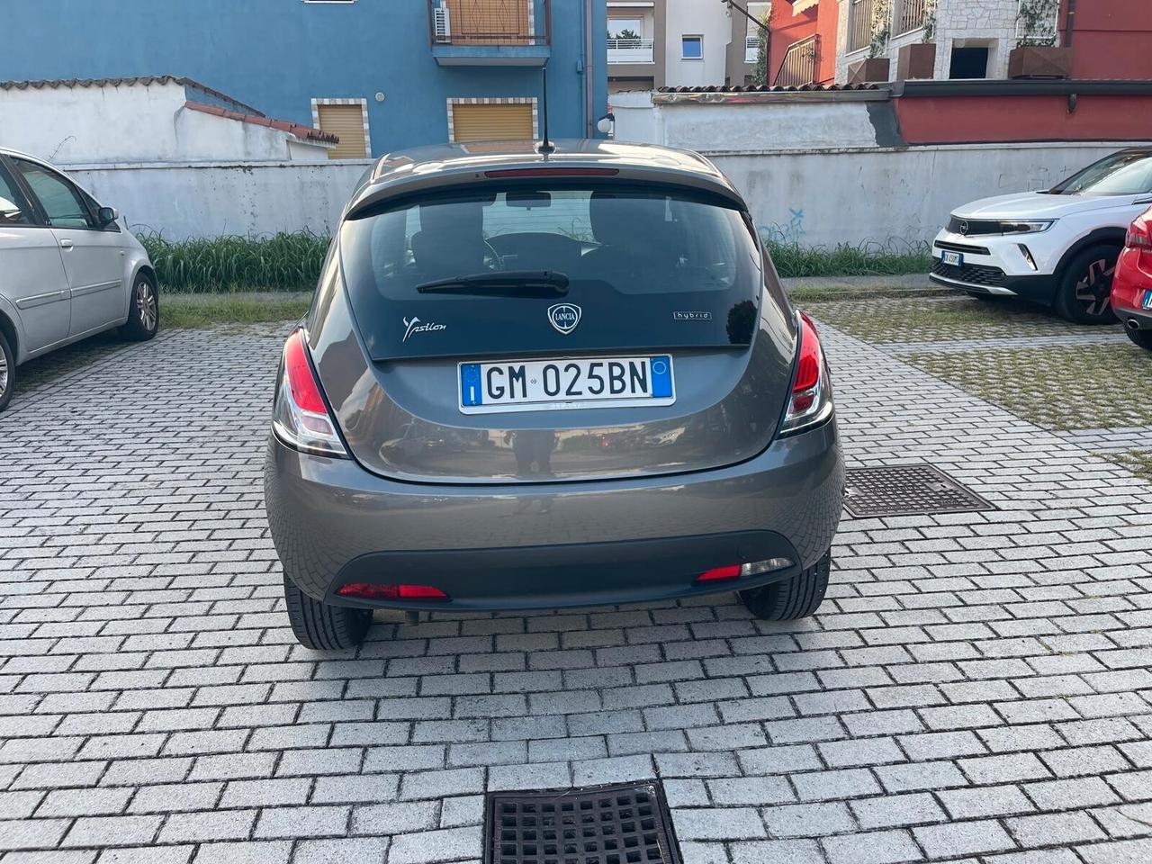 Lancia Ypsilon 1.0 FireFly 5 porte S&S Hybrid Ecochic A. Ferretti