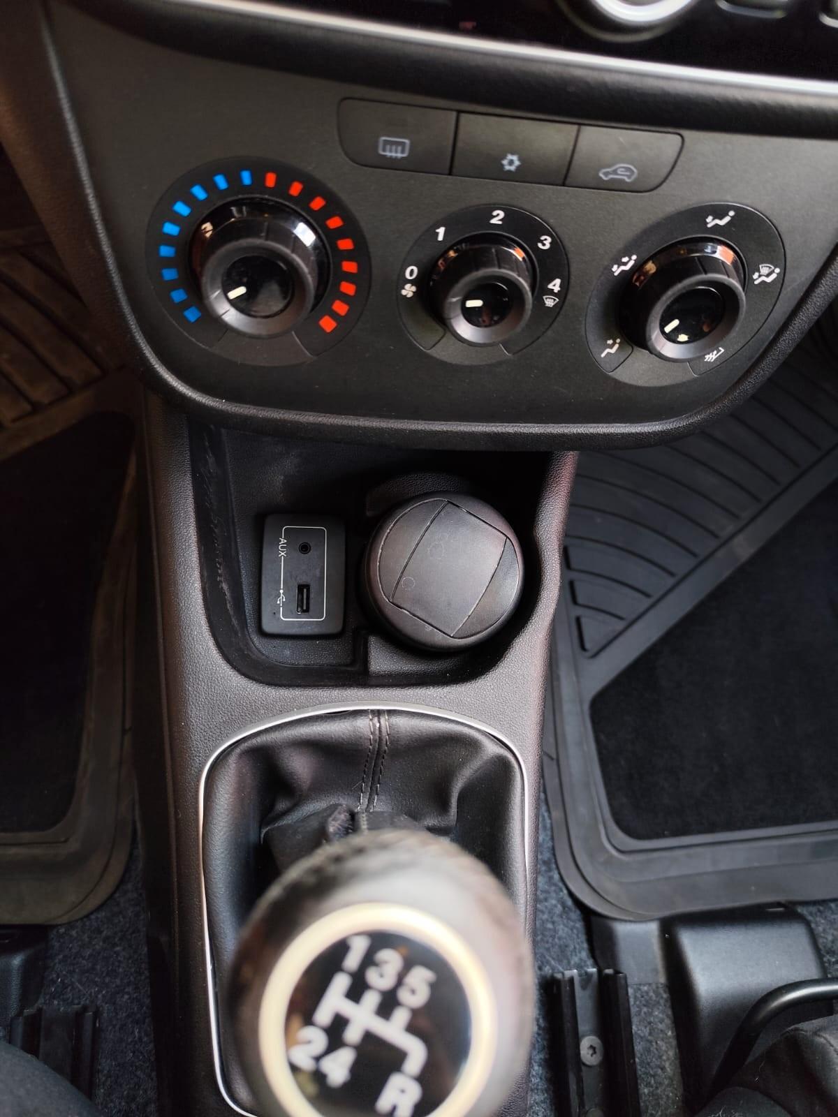 Fiat Punto 1.4 8V 5 porte Natural Power Lounge 77CV