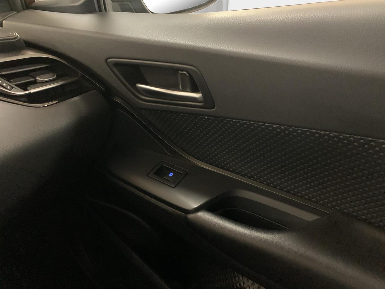 Toyota C-HR 1.8h Active 2wd e-cvt