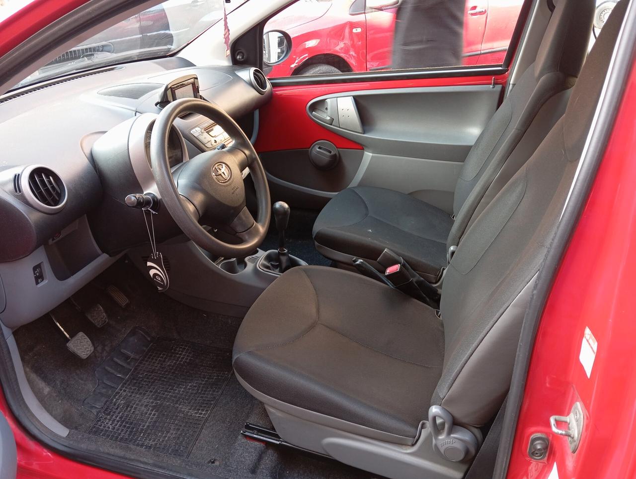 Toyota Aygo 1.0 Now Connect E5 offerta del mese