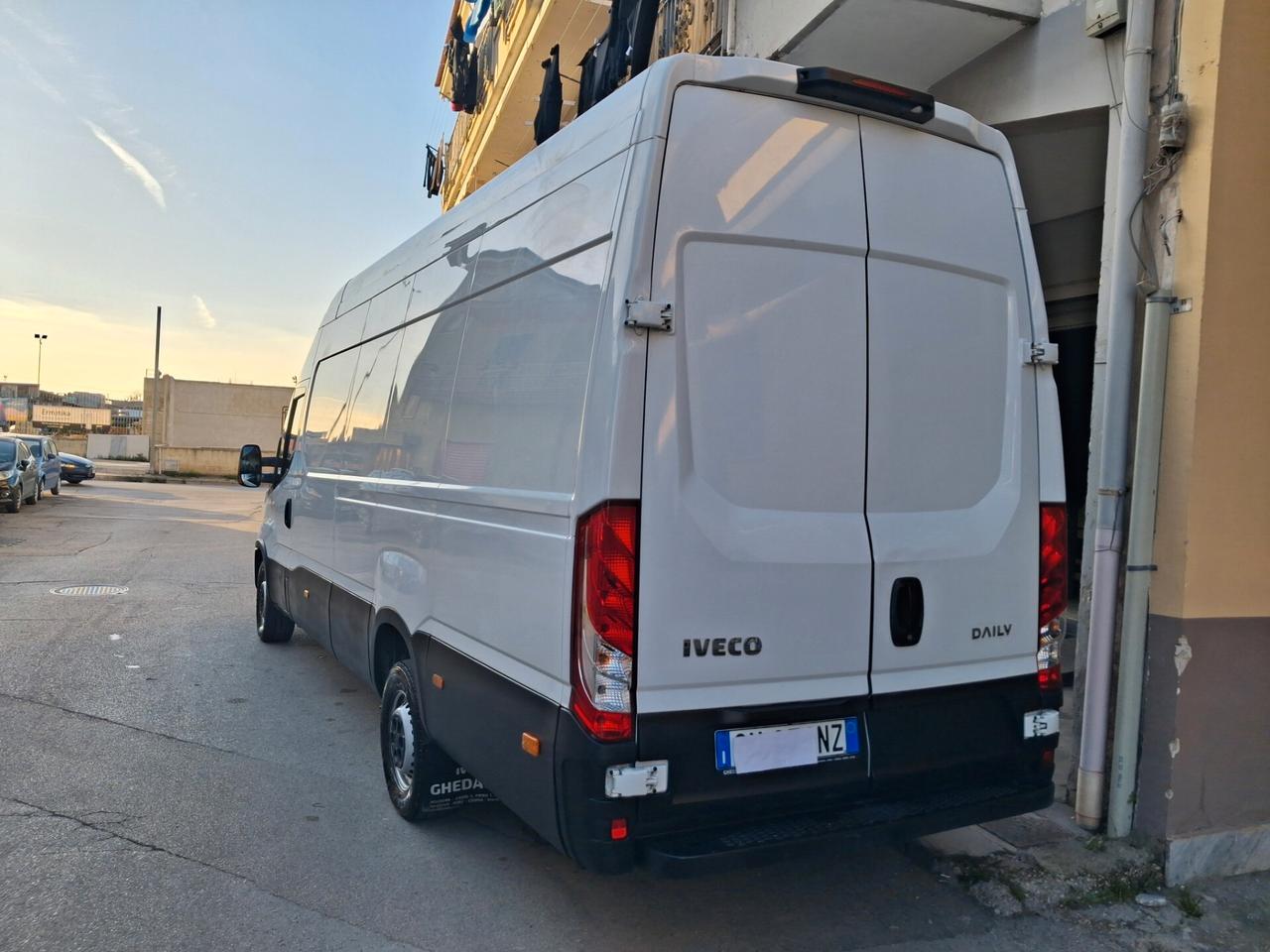 Iveco Daily v35 s 14 2022 unico prop nav