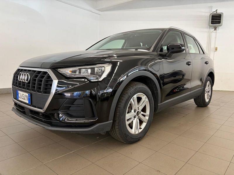 Audi Q3 45TFSI e Stronic Business