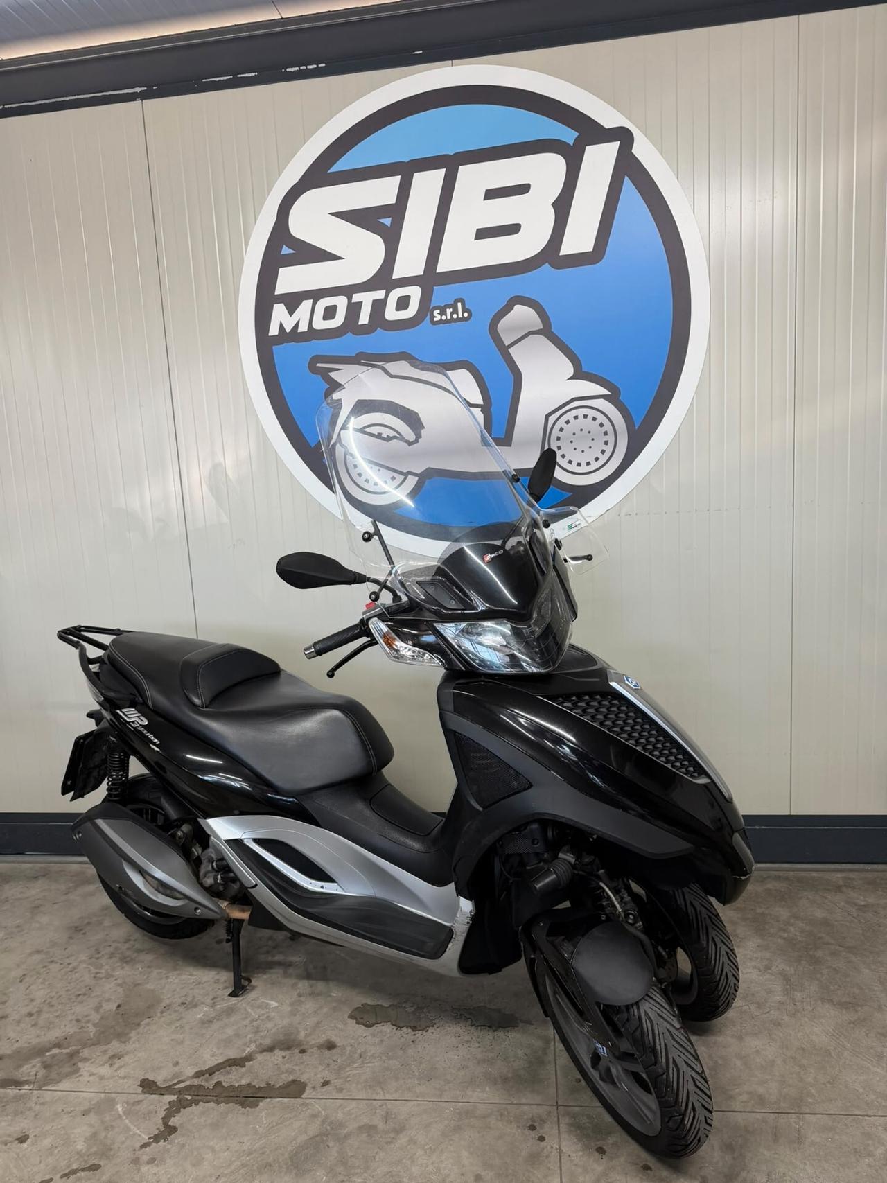 Piaggio MP3 300