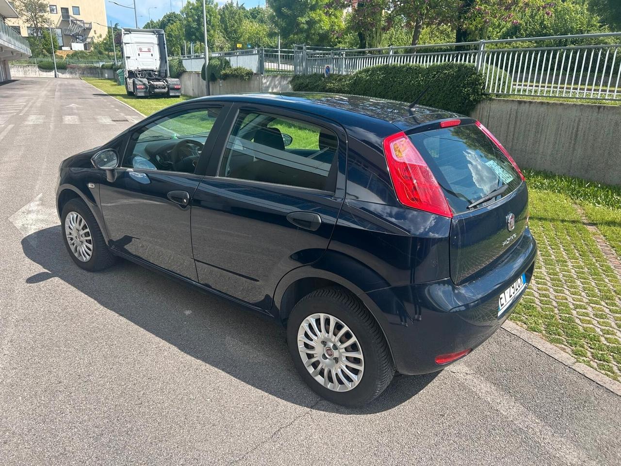 Fiat Punto 1.4 8V 5 porte Natural Power Street
