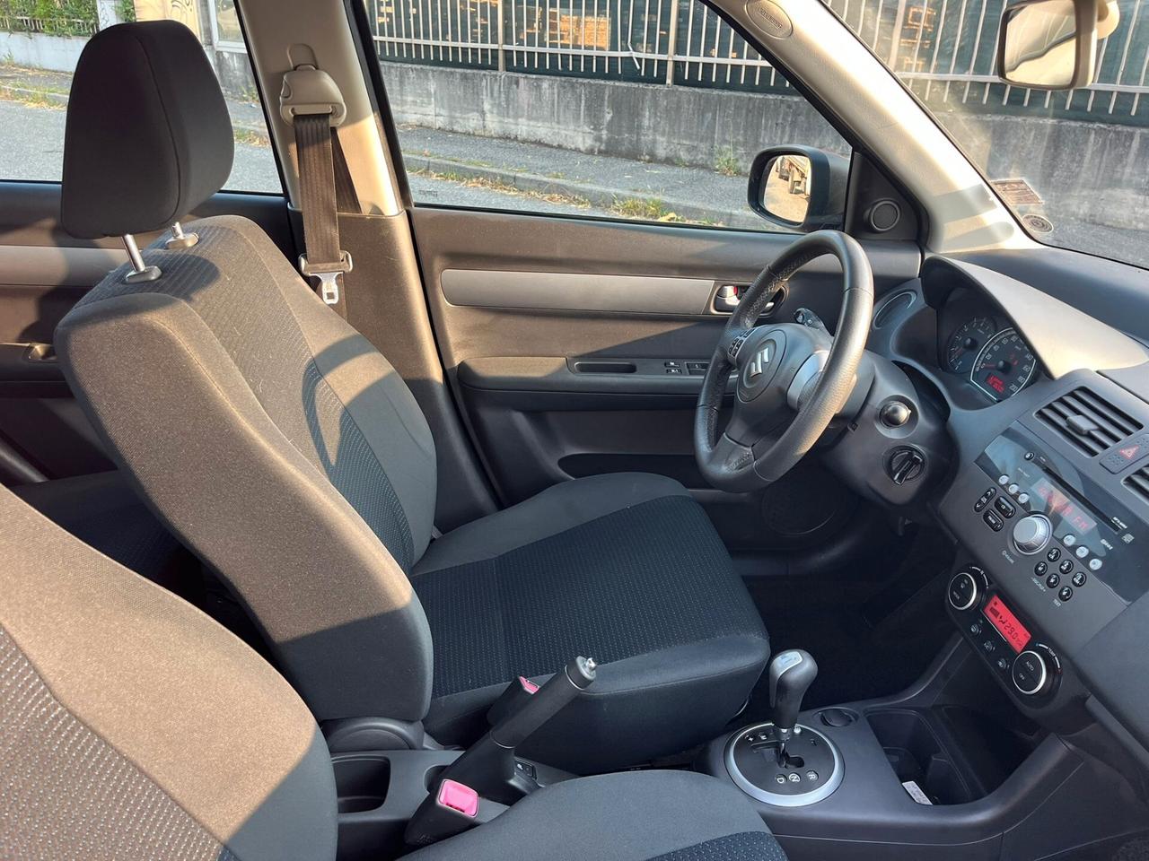 Suzuki Swift 1.3 5p. CAMBIO AUTOMATICO