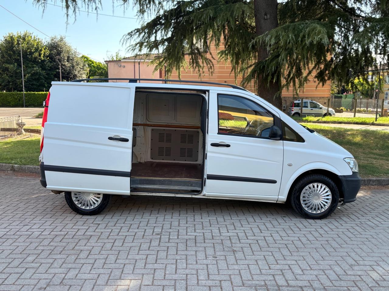 Mercedes-benz Vito 2.2 110 CDI 3posti