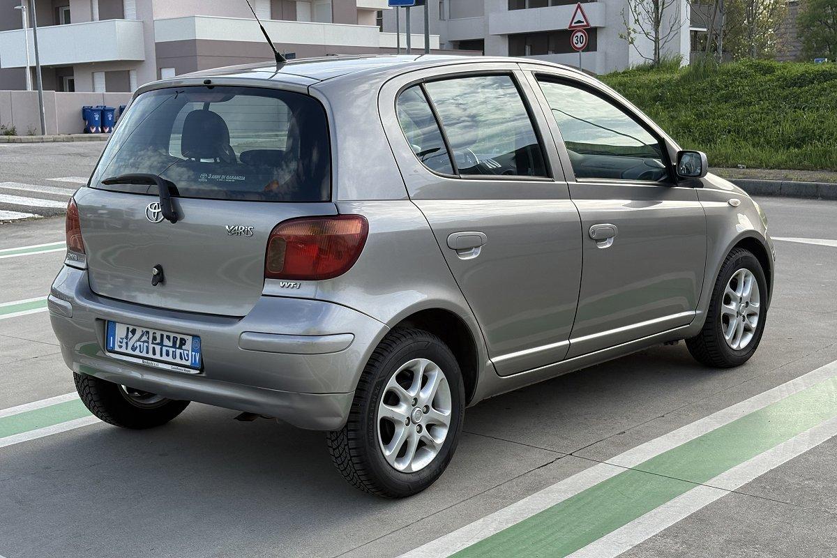 TOYOTA Yaris 1.0i 16V cat 5 porte Sol