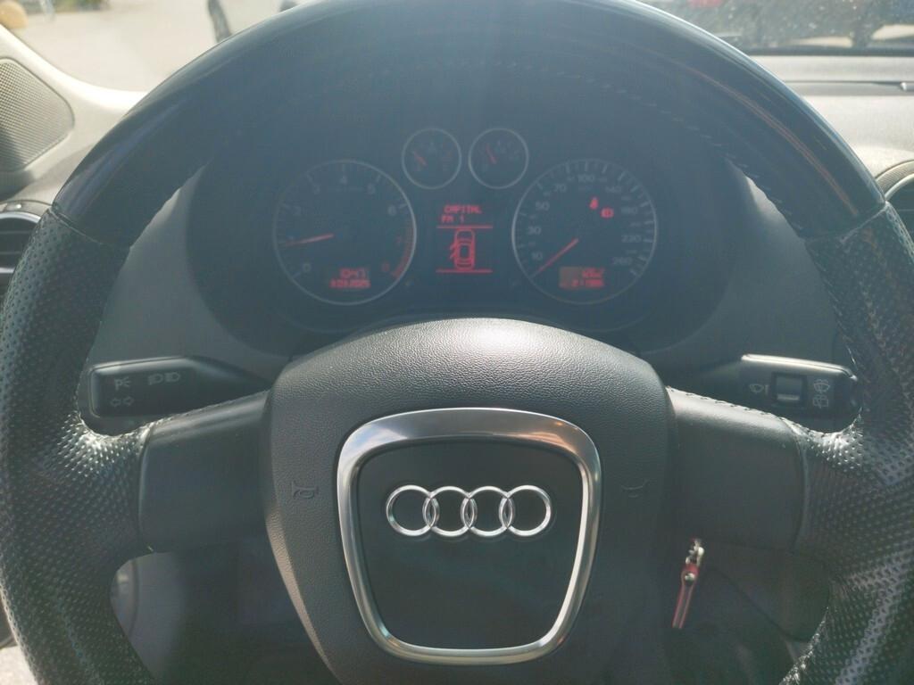 Audi A3 1.6 16V FSI Ambiente