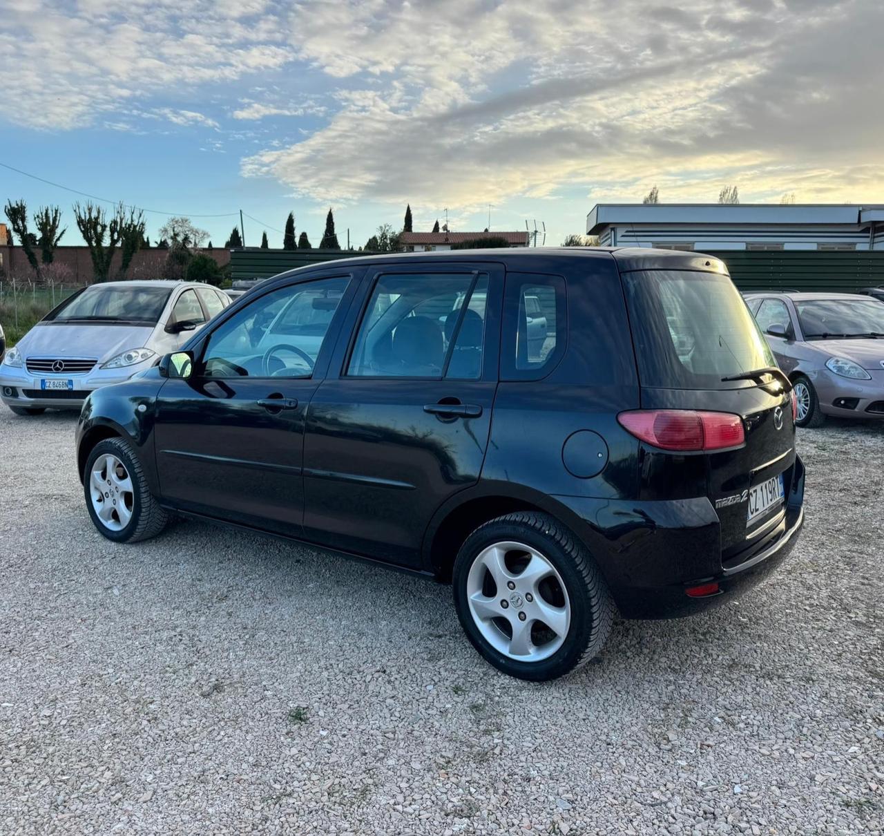 Mazda 2 1.2 16V 5p. Sony Ericsson Neopatentati