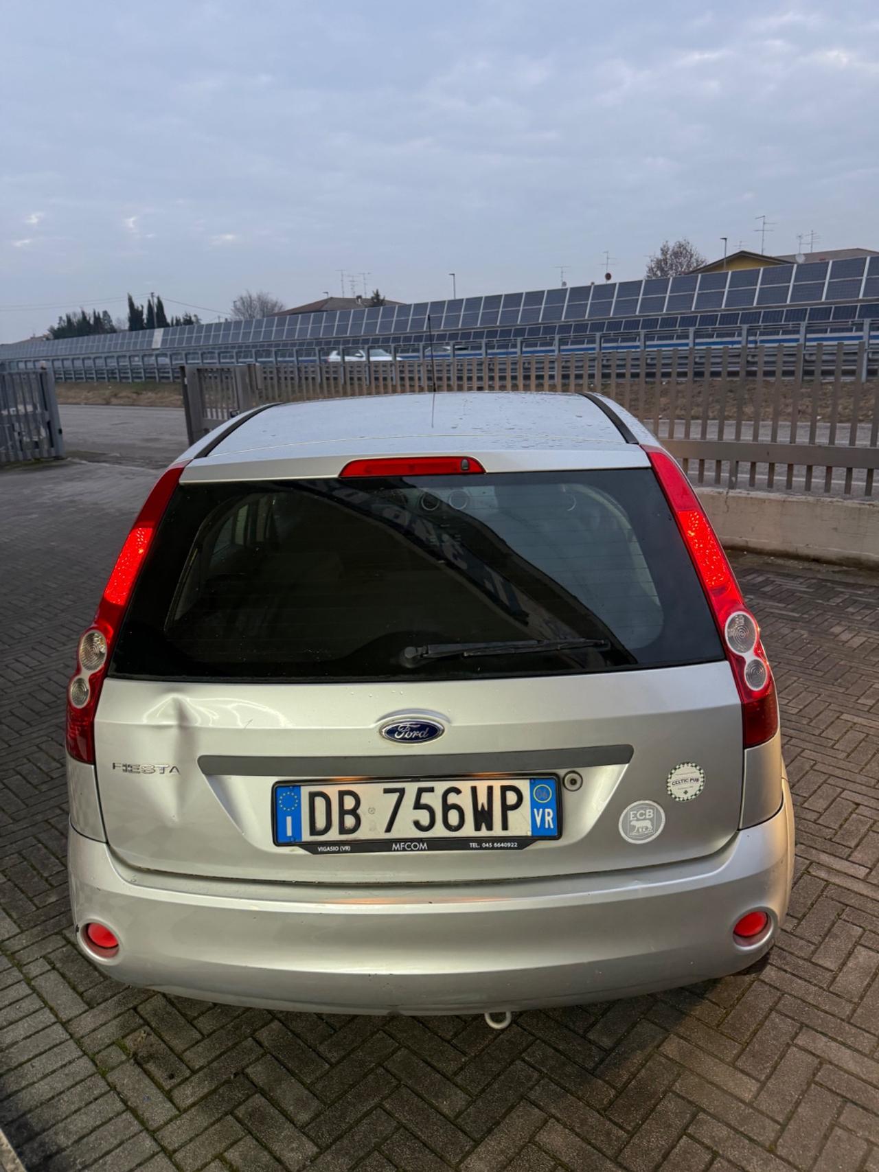 Ford Fiesta 1.2 16V 5p. Ghia