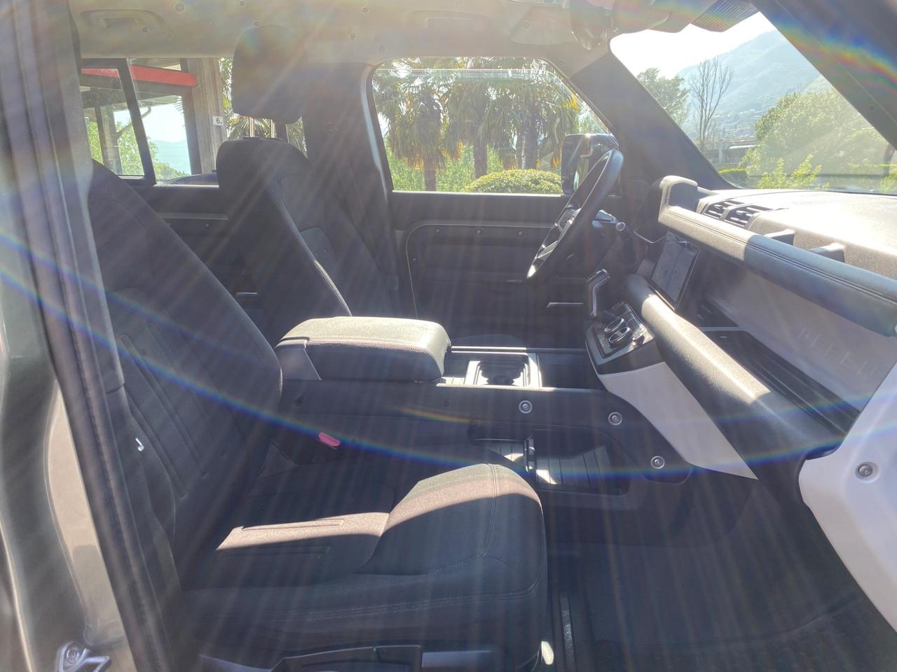 Land Rover Defender 110 2.0 SD4 AWD Auto 7 POSTI