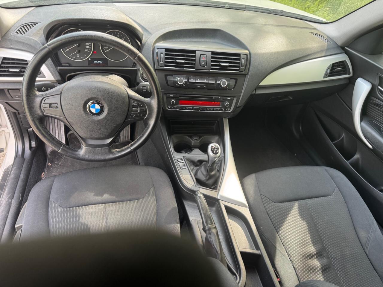 Bmw 114 114i 5p. Unique