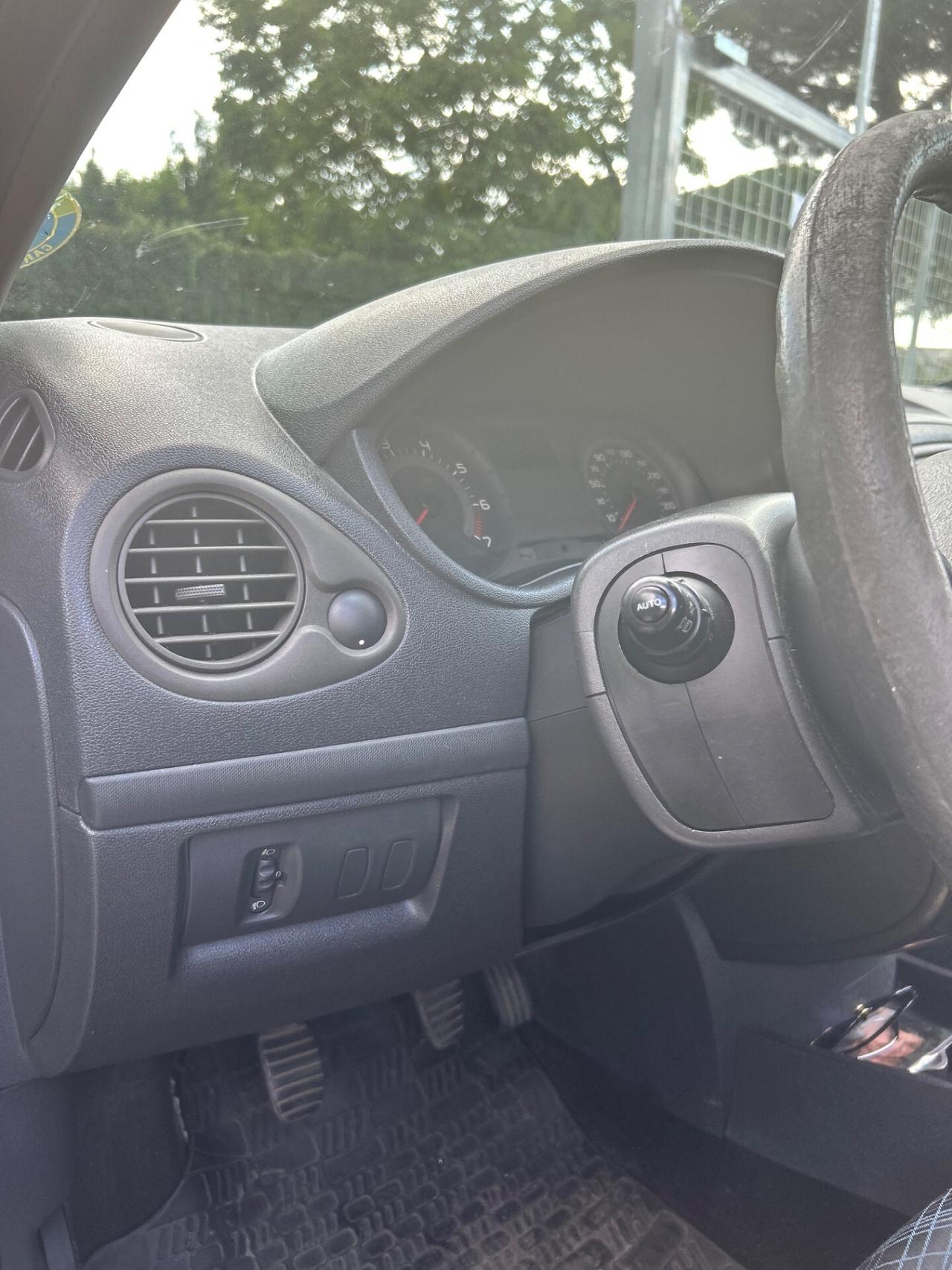 Renault Clio 1.2 16V 5 porte Le Iene