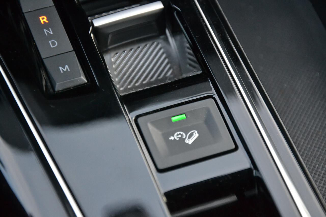 Peugeot 5008 1.5 HDi 130CV EAT8 ALLURE PELLE+RCAM+NAVI+FULL LED