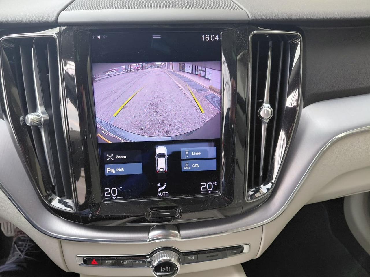 Volvo XC 60 Momentum Pro 2.0 B4 MHEV #10050