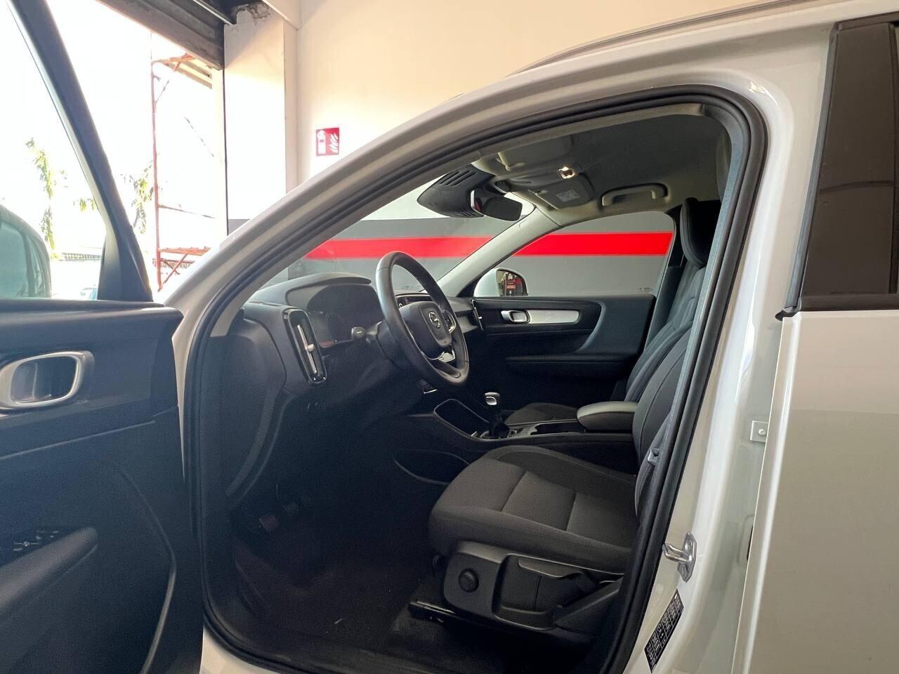 Volvo XC40 T2 Momentum Core