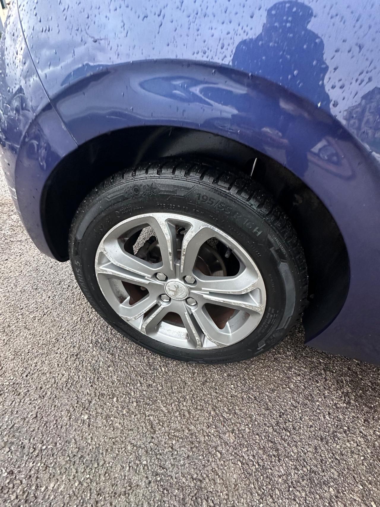 Peugeot 208 1.6 e-HDi 92 CV Stop&Start 5 porte Allure