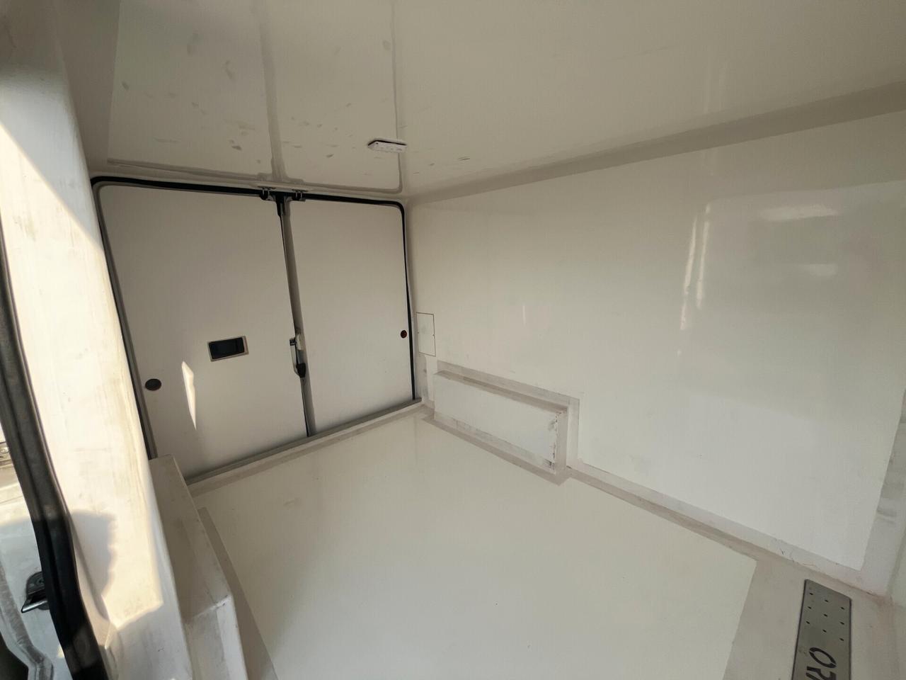 Furgone ISOTERMICO COIBENTATO - Peugeot boxer 2.2 bluehdi 140cv