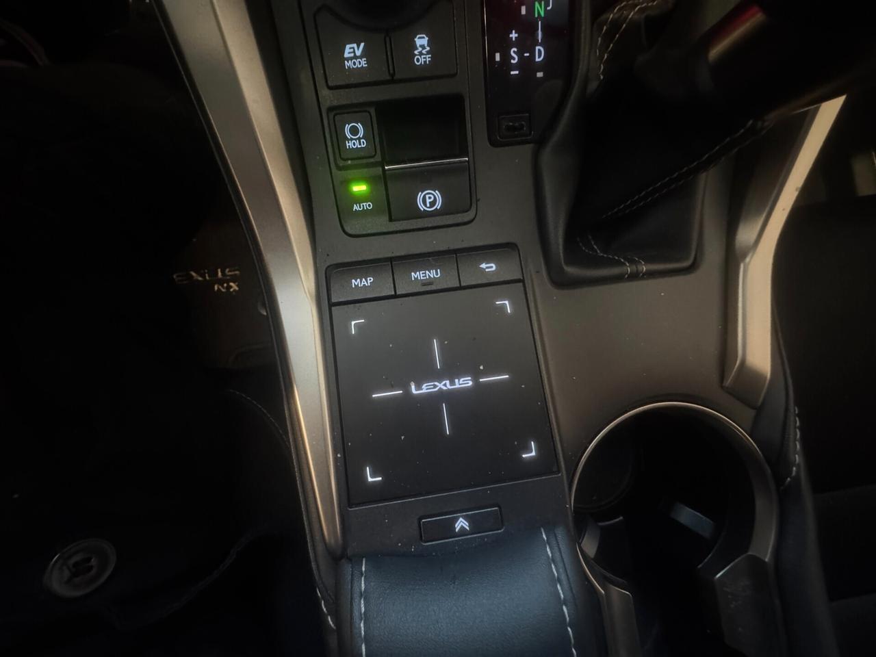 Lexus NX 300h hybrid 2.5 Business 2wd cvt