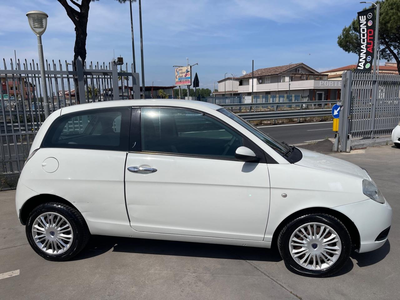 Lancia Ypsilon 1.2 Argento