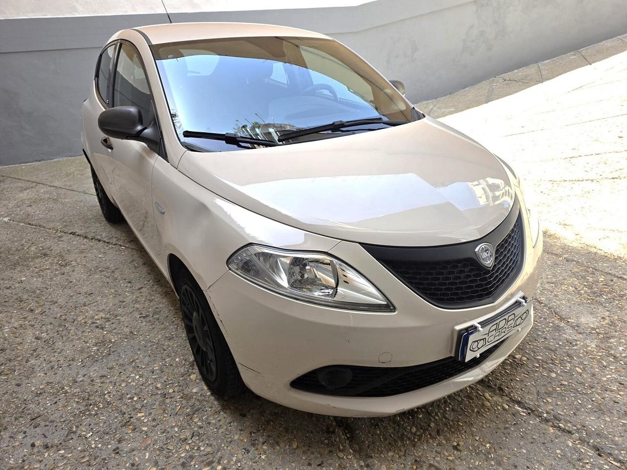 LANCIA YPSILON 1.2 - ADATTA A NEOPATENTATI