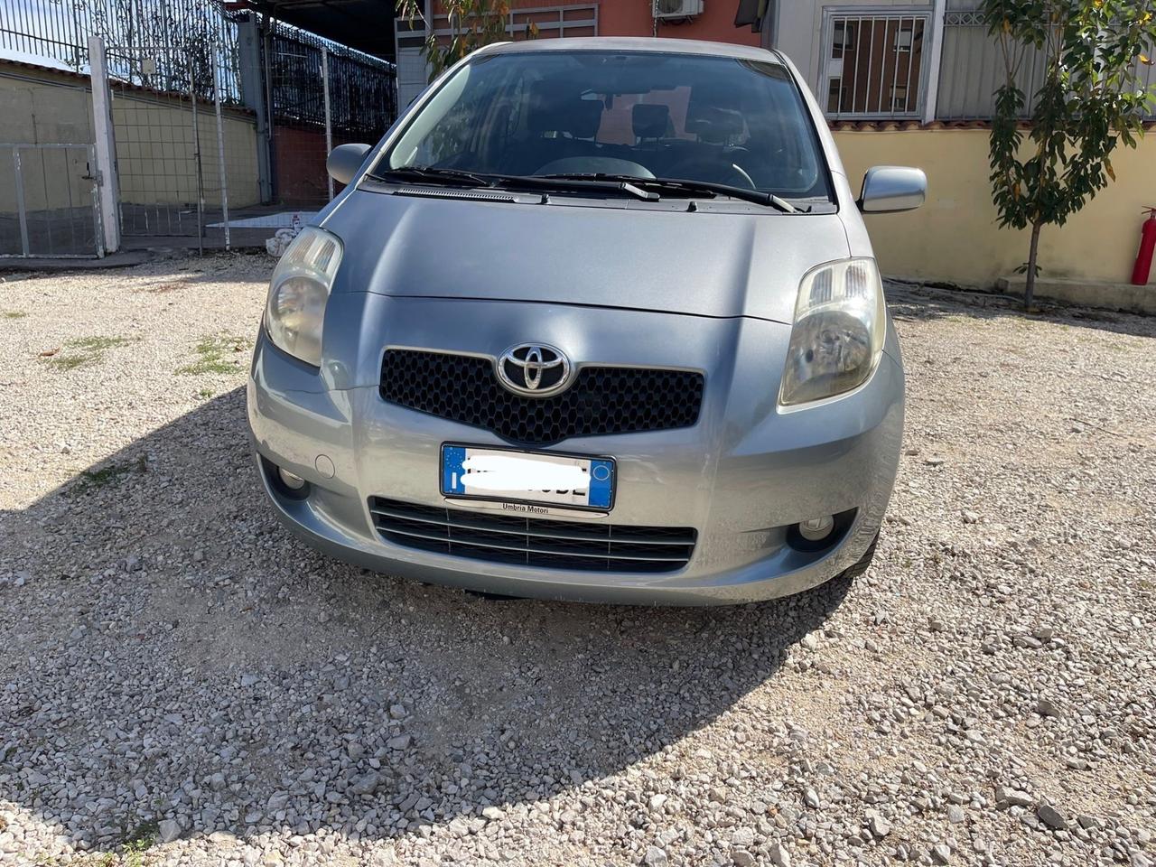 Toyota Yaris 1.0 5 porte