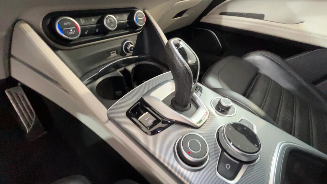 Alfa Romeo Stelvio 2.2 Turbodiesel 210 CV AT8 Q4 Veloce