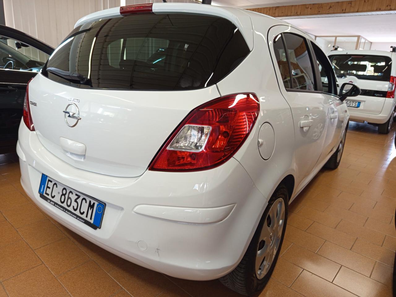 Opel Corsa 1.2 BENZINA-GPL, 156 Mila chilometri ok neopatentati