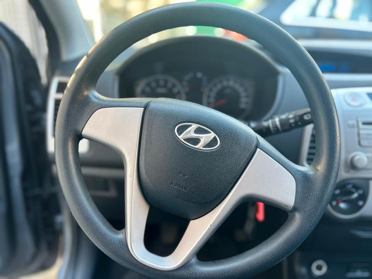 Hyundai i20 1.2 MPI MT Connectline