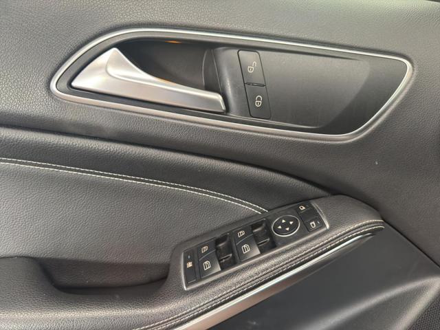 MERCEDES-BENZ GLA 180 Automatic Sport