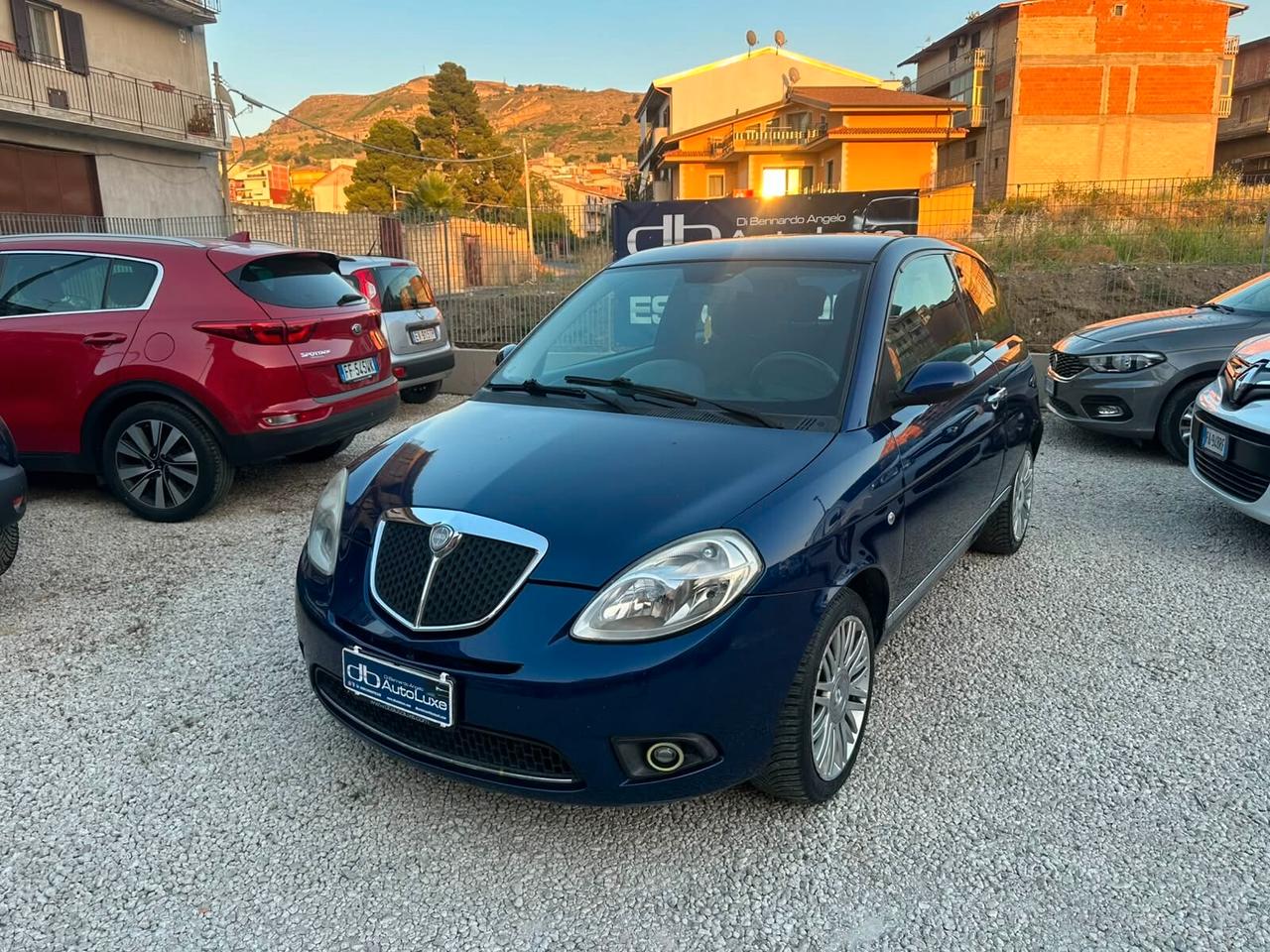 Lancia Ypsilon 1.3 MJT 75CV Platino