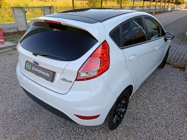 FORD Fiesta 1.5 TDCi 5 porte Black & White Edition