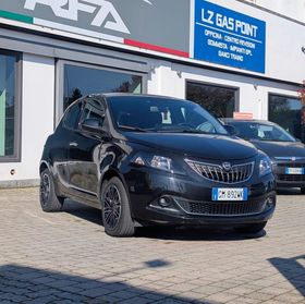 Lancia Ypsilon Firefly- Gold