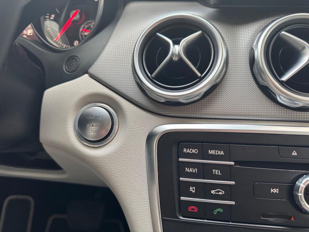 Mercedes-benz GLA 180 d Automatic Premium