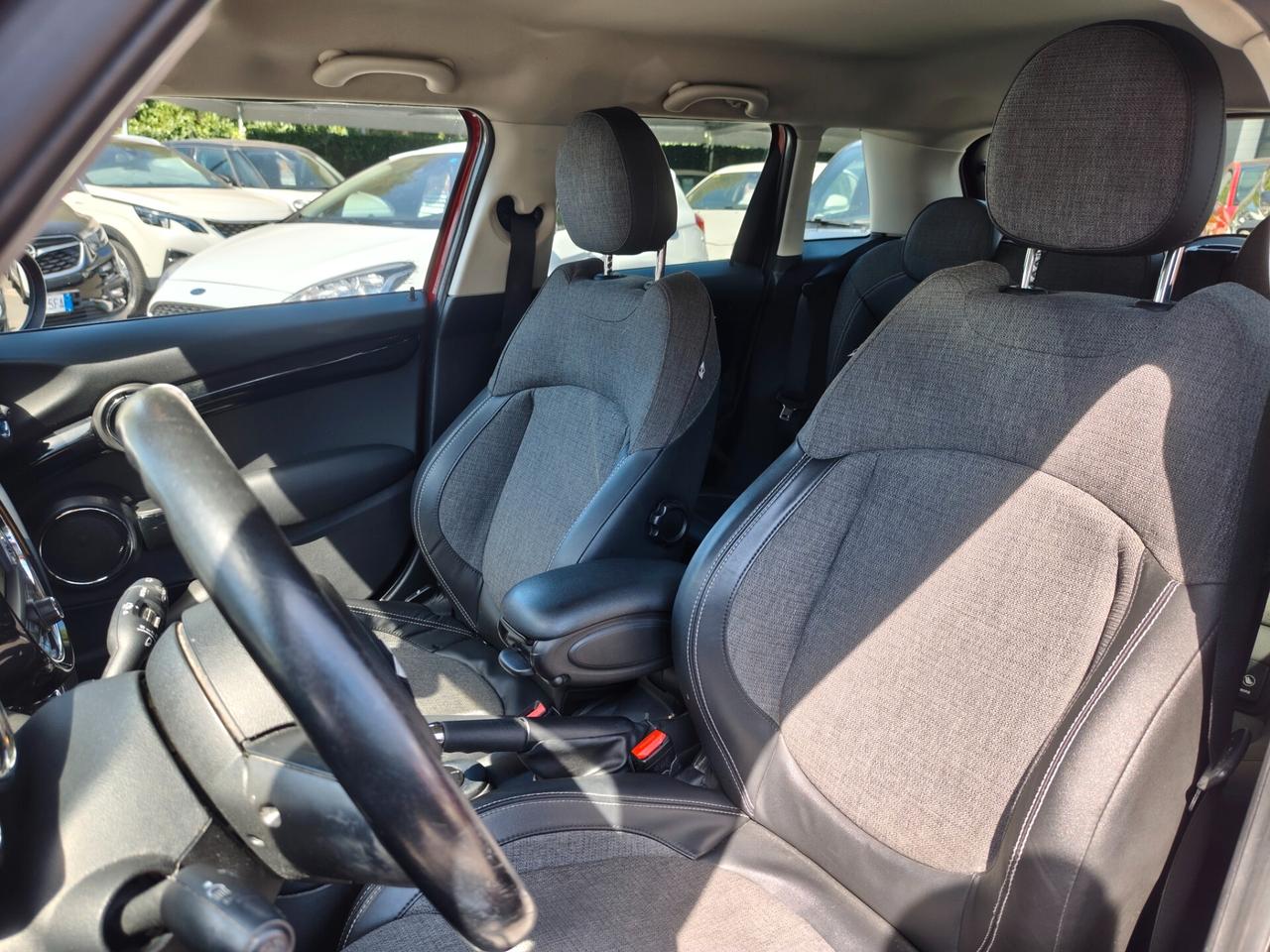 Mini 1.5 Cooper D Business 5 porte