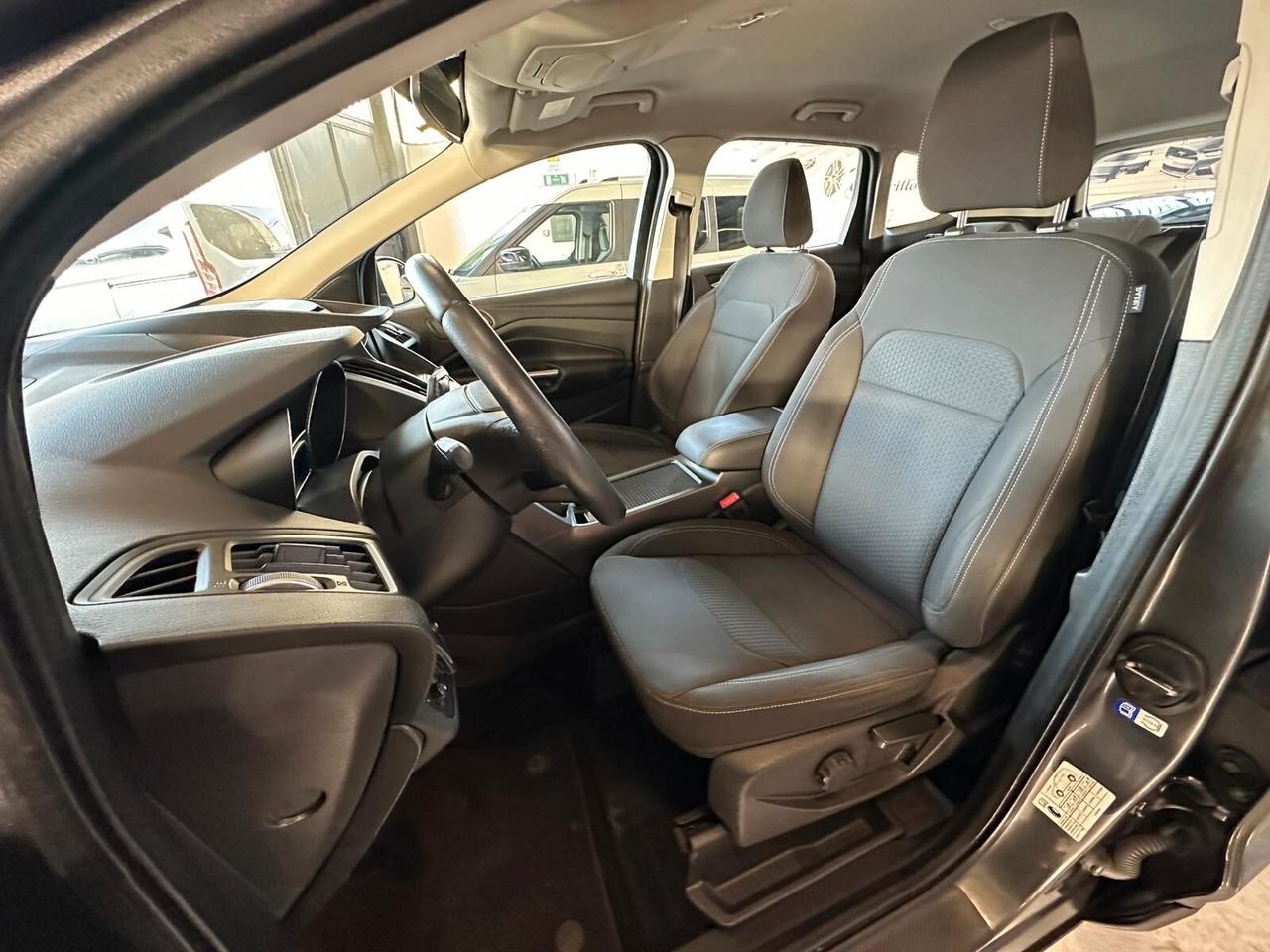 Ford Kuga 1.5 TDCI 120 CV S&S 2WD Titanium