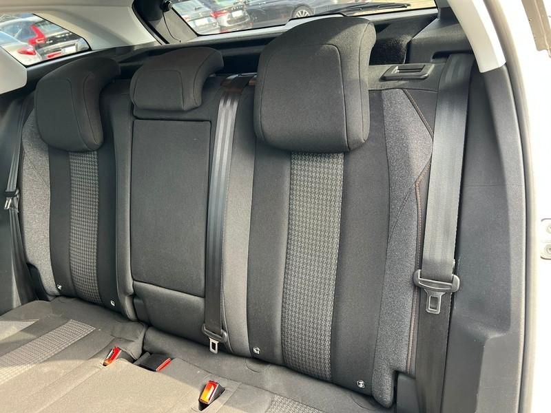 PEUGEOT 3008 BlueHDI 130 EAT8 S/S Business