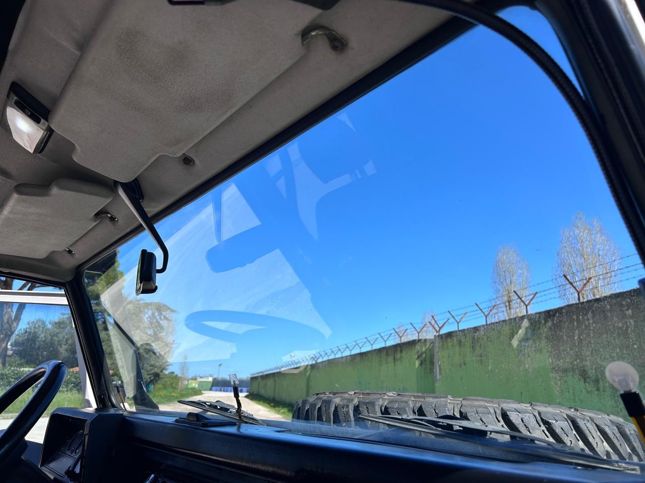Land Rover Defender Fuoristrada