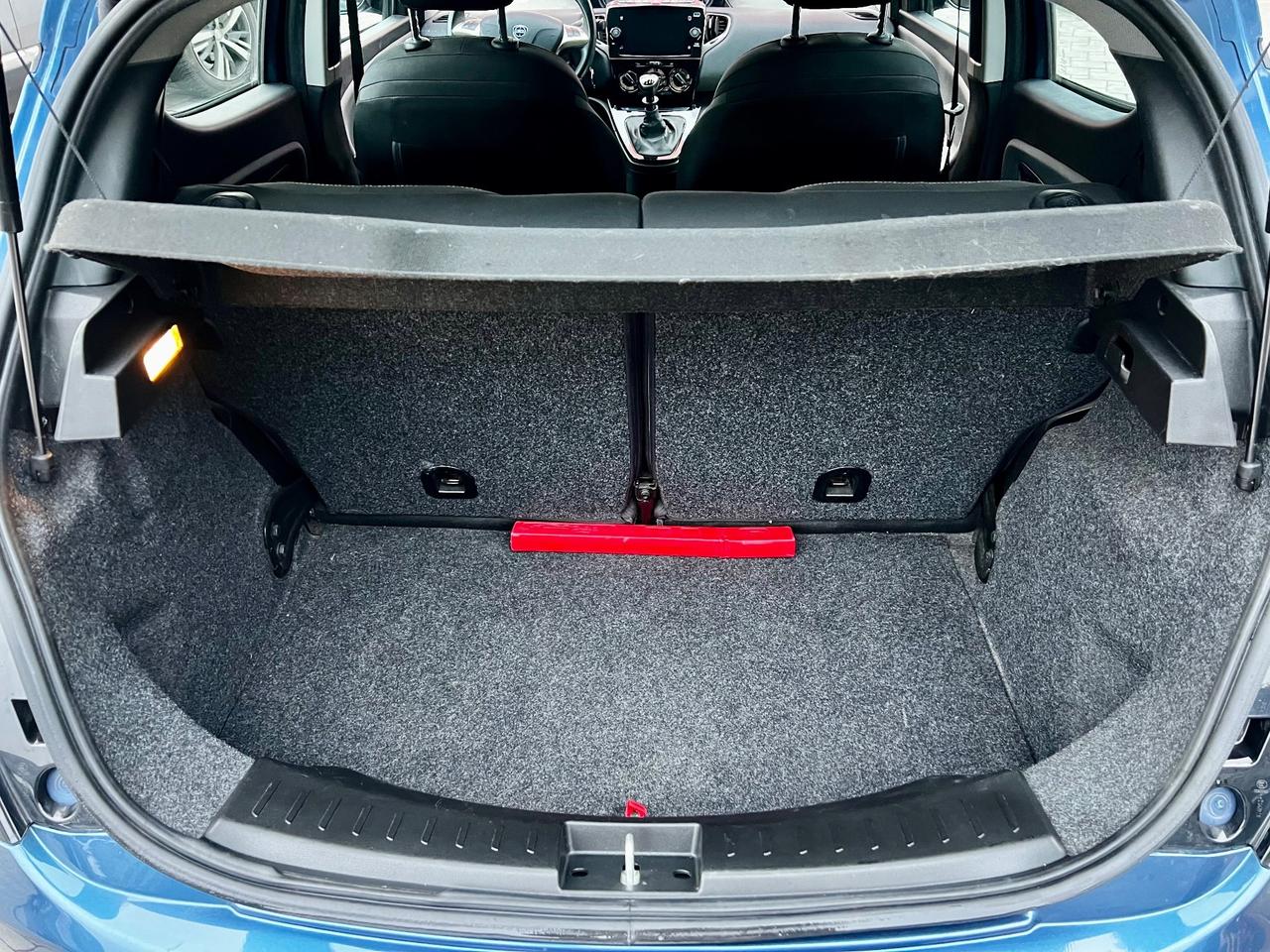 Lancia Ypsilon 1.0 FireFly 5 porte S&S Hybrid Ecochic Gold