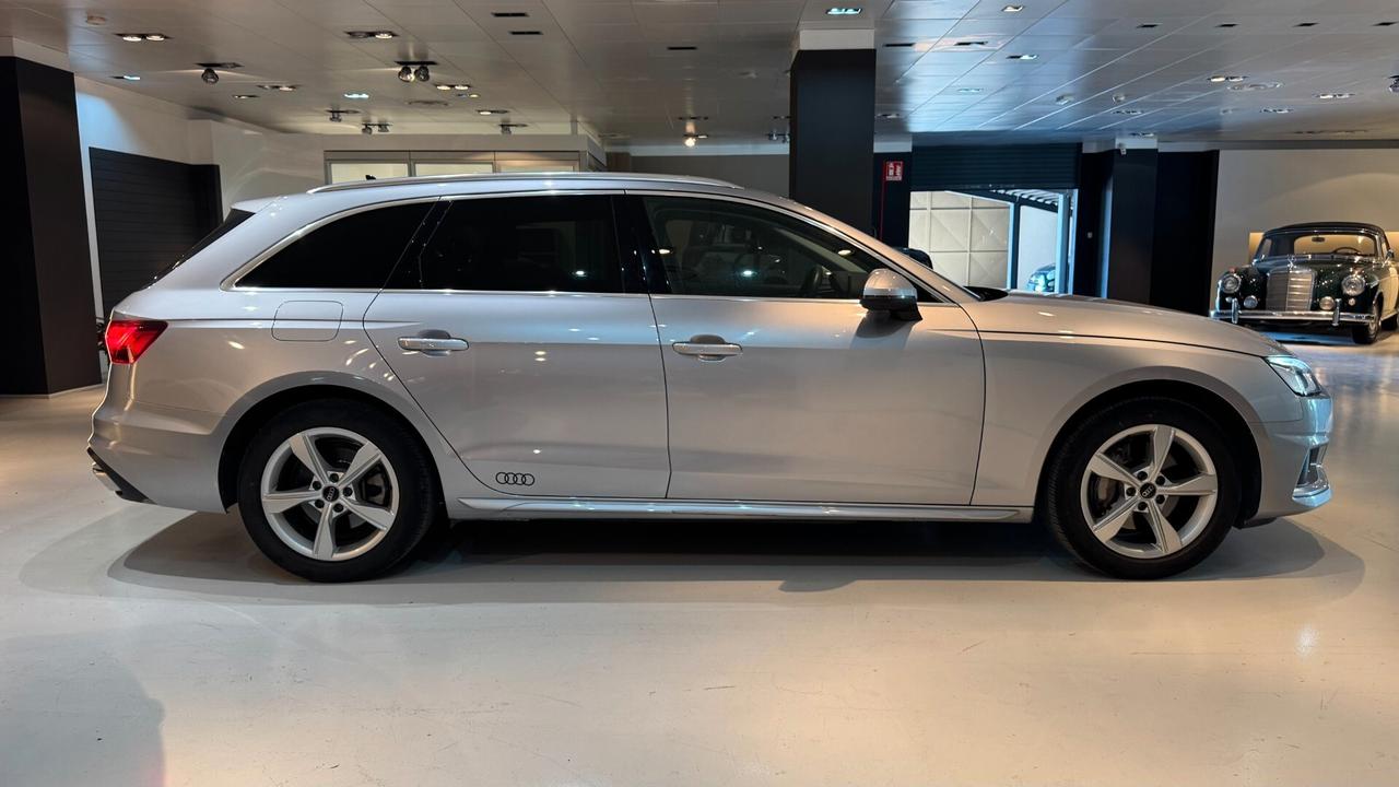 AUDI A4 AVANT S TRONIC SLINE - 2022